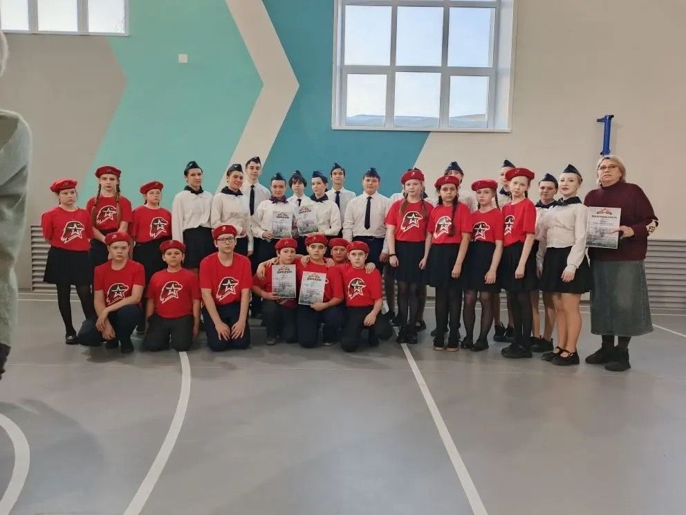 В Менделеевске проведён районный конкурс «Смотр строя и песни» среди учащихся средних и старших классов