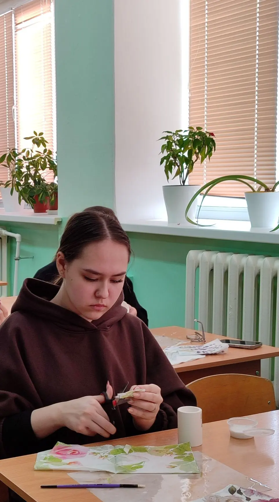В школе №2 научный сотрудник краеведческого музея провел мастер-класс по декупажу