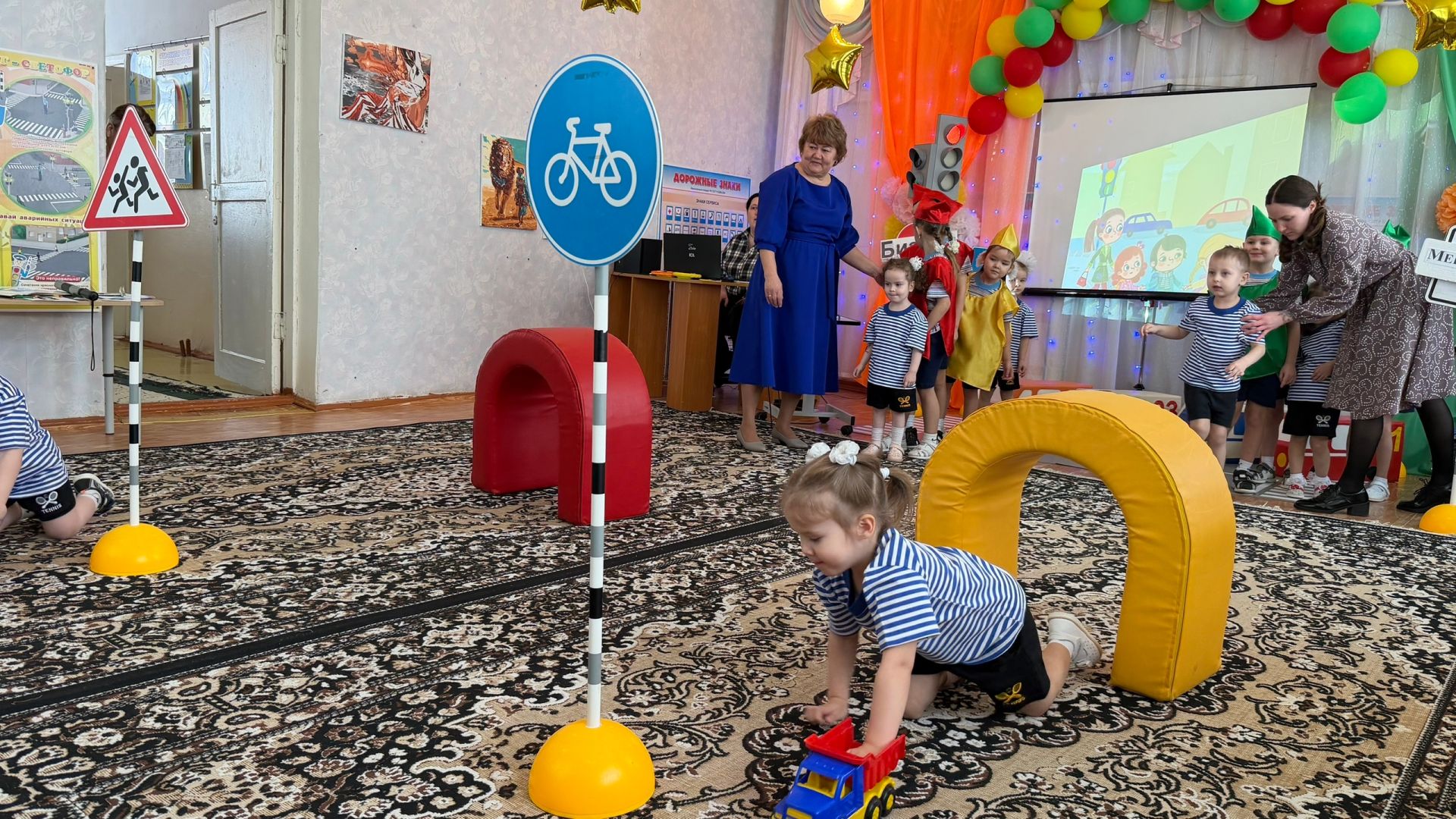 В Бизякинском детском саду Менделеевского района дошкольники изучали ПДД в игровом формате