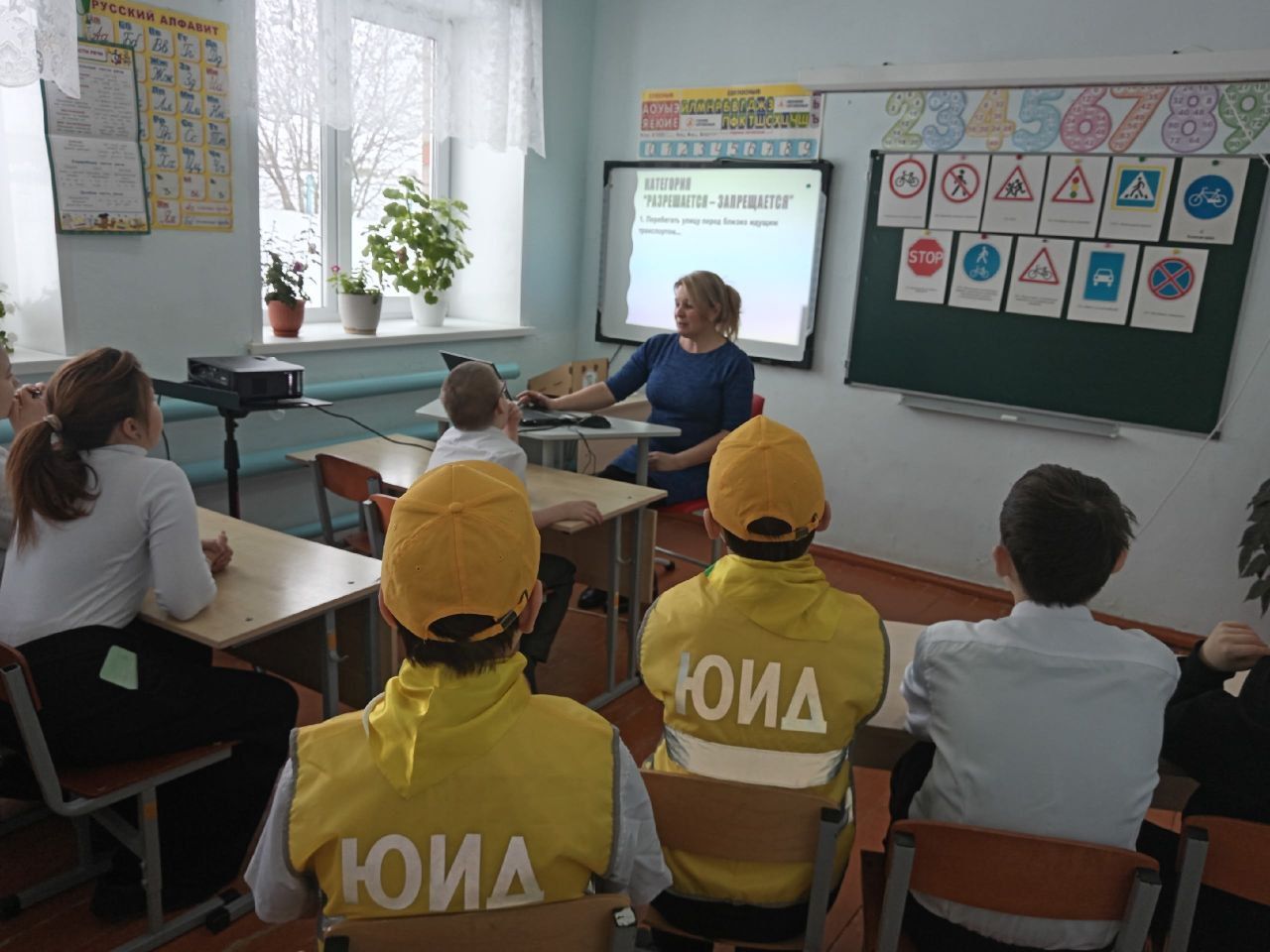 В Брюшлинской школе прошла викторина «Что? Где? ПДД!»