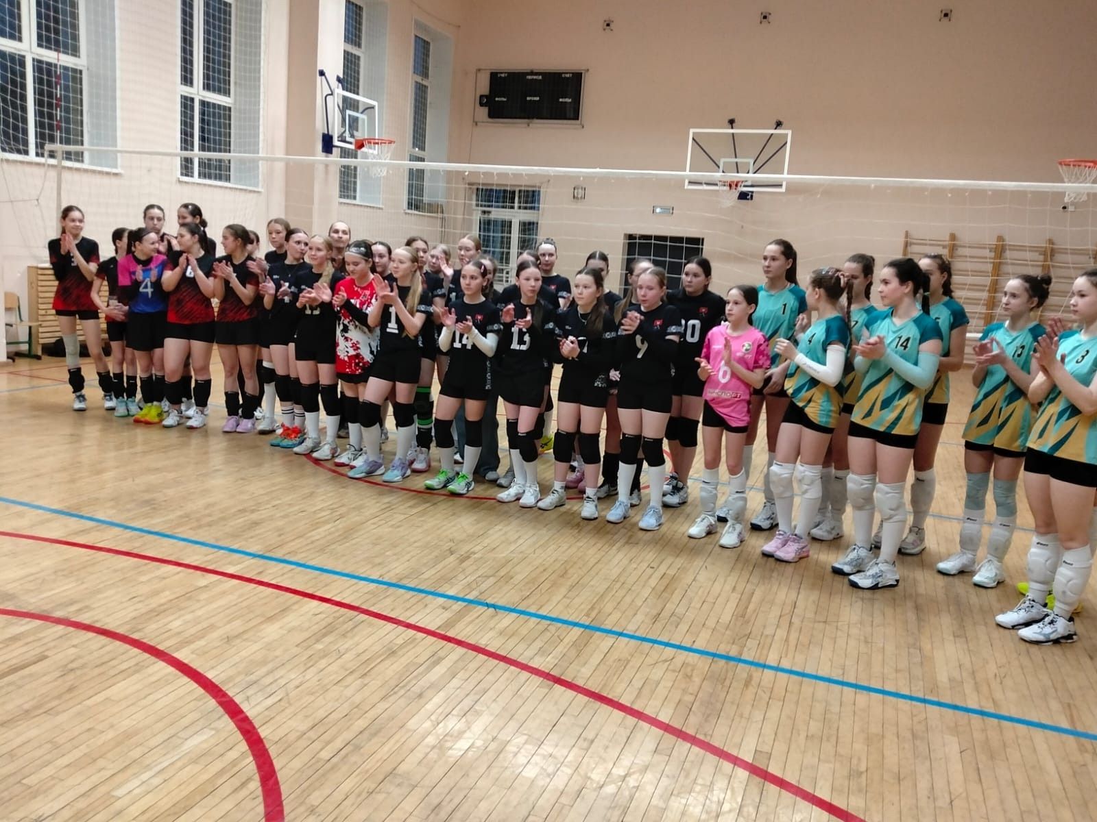Волейболистки из Менделеевска завоевали серебро на открытом первенстве в Алнашах