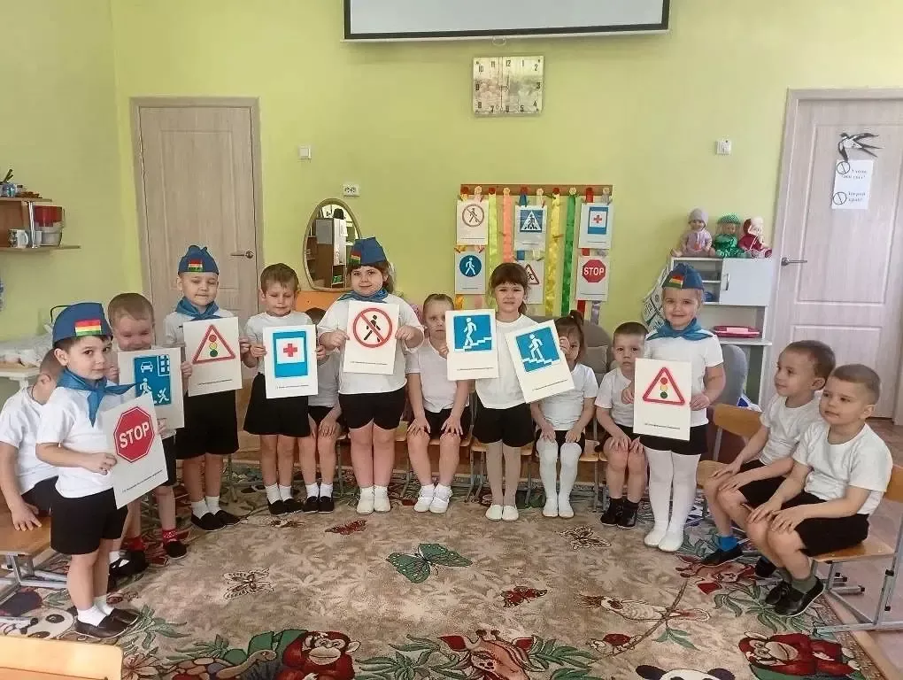 В детском саду №10 «Рябинушка» Менделеевска продолжать изучать правила БДД
