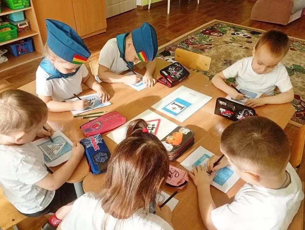 В детском саду №10 «Рябинушка» Менделеевска продолжать изучать правила БДД