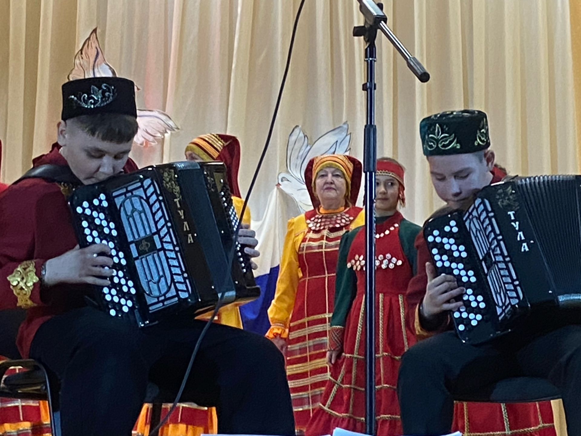 Бондюжский базар, конь-огонь, песни и пляски: как в Менделеевском районе прошёл первый фестивальный концерт