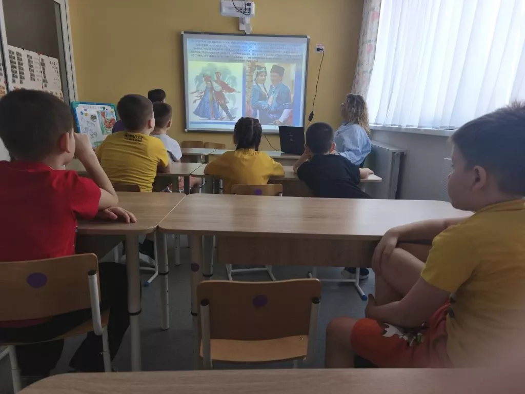 В Менделеевске дошколята отметили 12-ю годовщину воссоединения Крыма с Россией