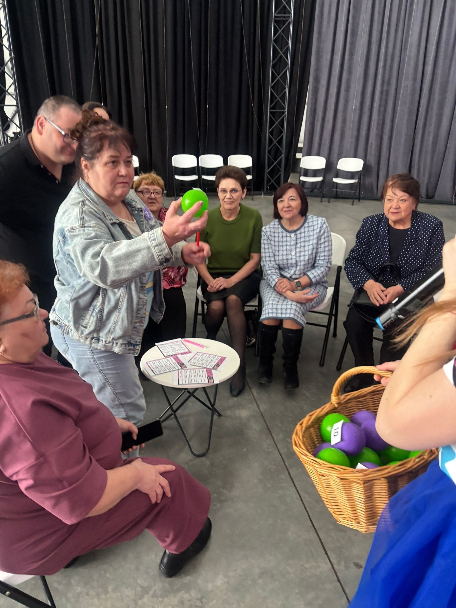 «Танцевальная терапия 50+» из Менделеевска блеснула на квиз-игре «Музыкальный бум»