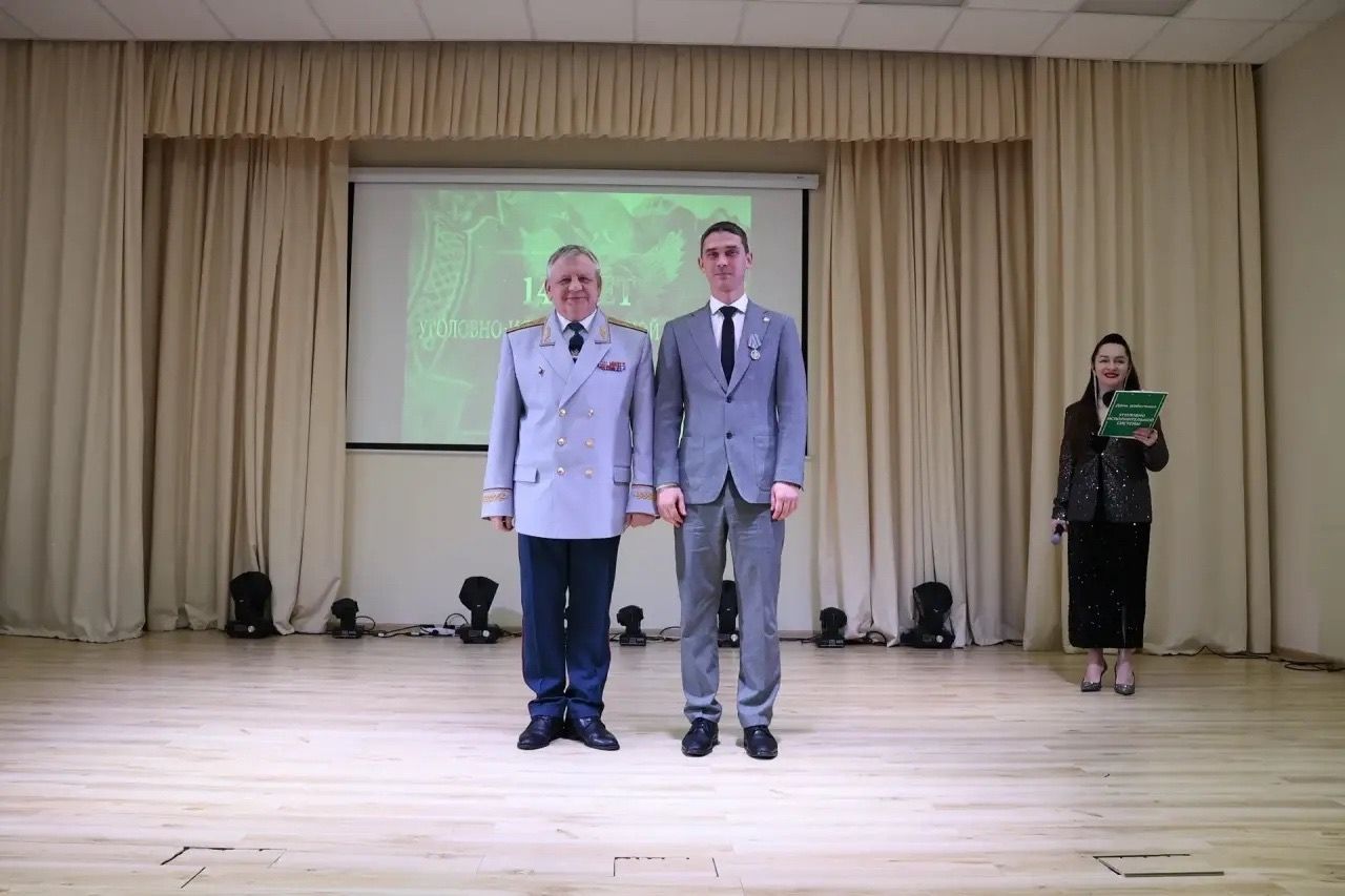 Район башлыгы Роберт Искәндәров ведомство медале белән бүләкләнде