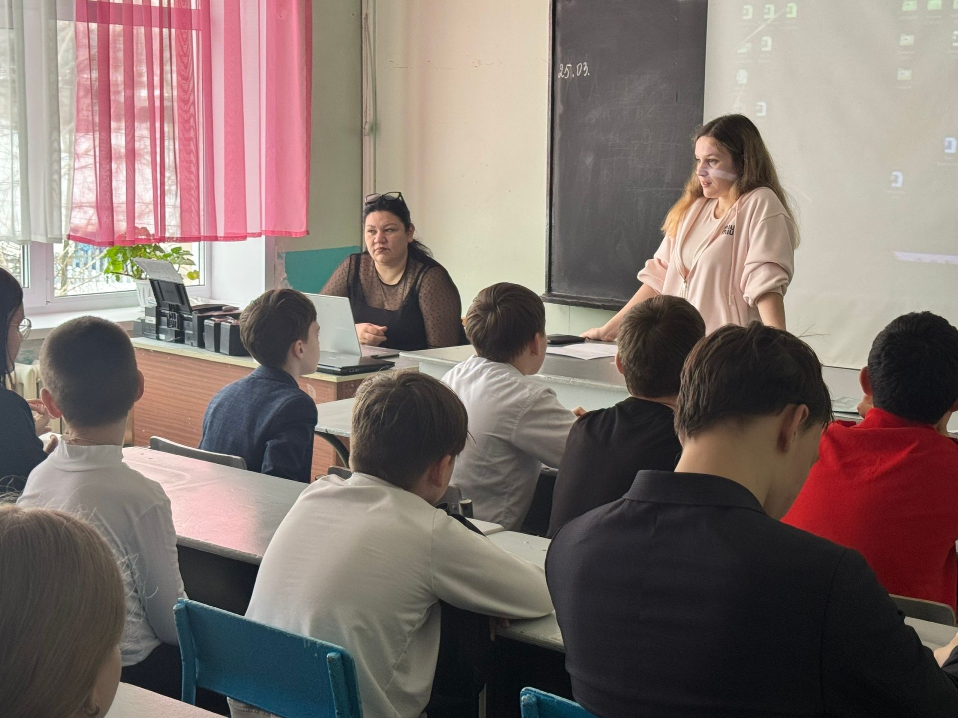 Молодёжный центр «Яшьлек» провёл урок безопасности на льду в Тихоновской школе