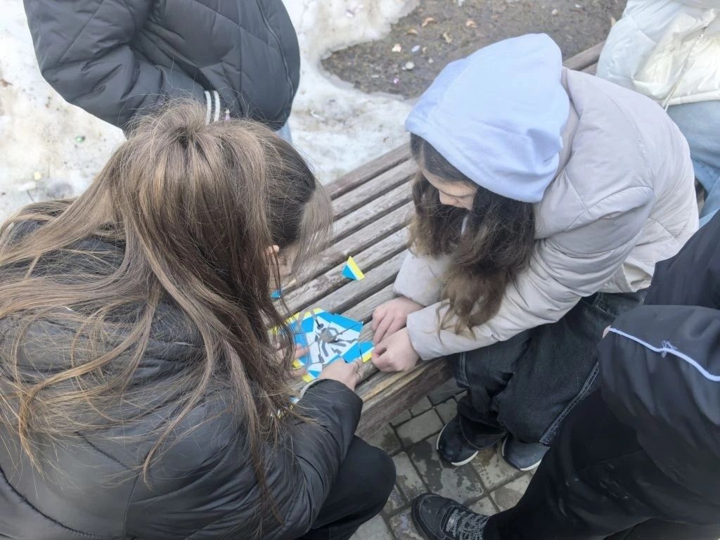 В Менделеевске специалисты по работе с молодёжью провели квест по ПДД для детей из соцприюта