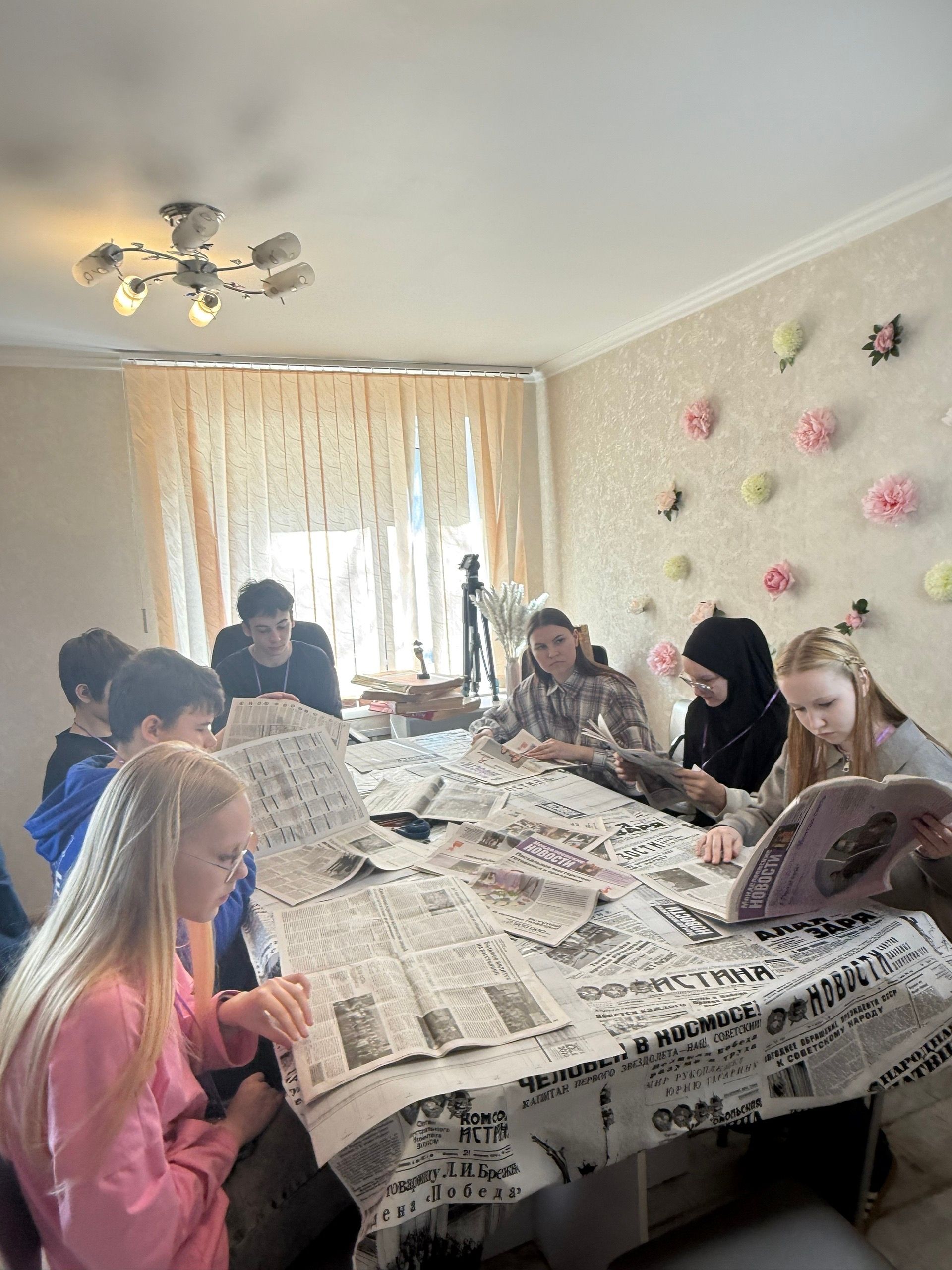 Журналисты, дизайнеры, контент-мейкеры и… мафия: в редакции «МН» прошла первая «Медиасмена»