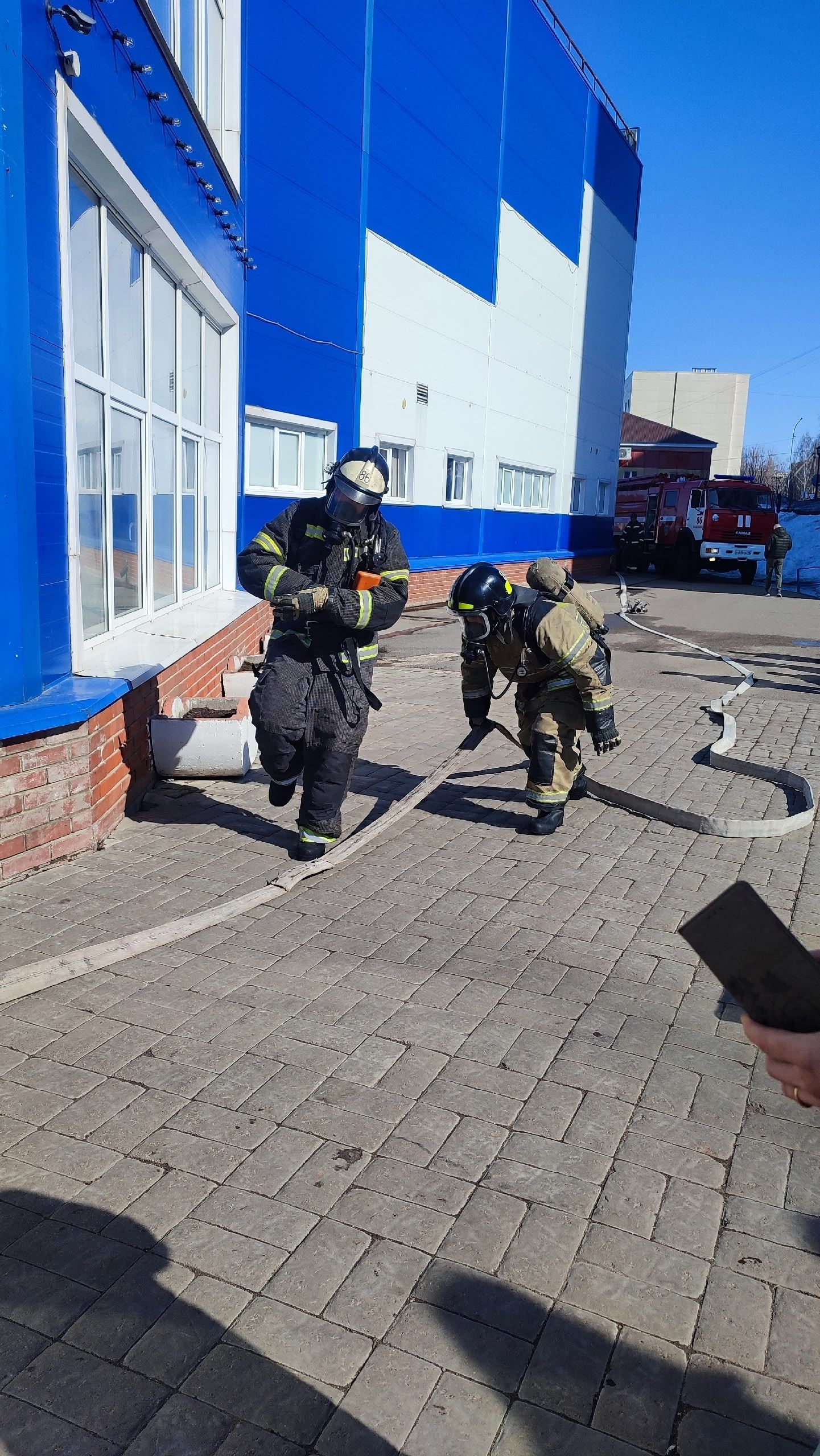В ледовом дворце Менделеевска прошли плановые учения по пожарной безопасности