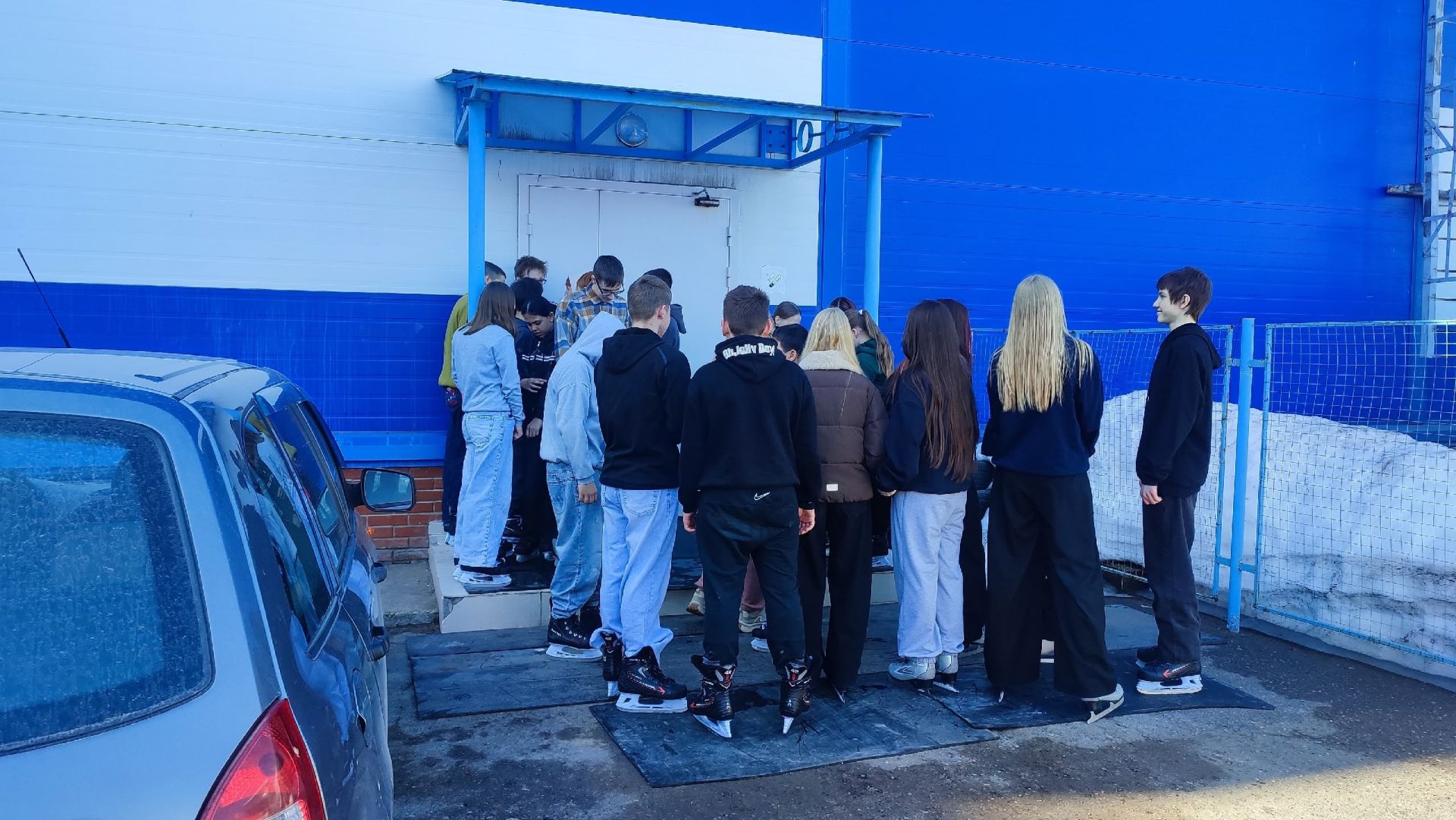В ледовом дворце Менделеевска прошли плановые учения по пожарной безопасности
