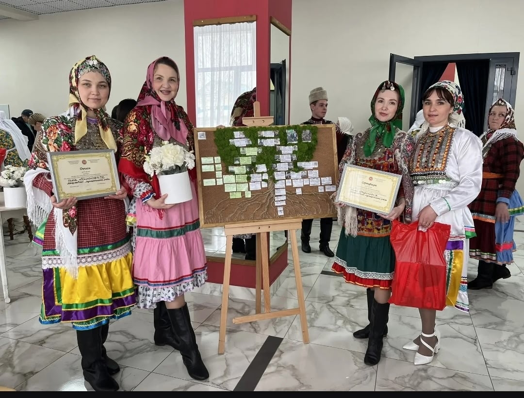 Семья из Менделеевска заняла второе место на фестивале родословной «Эхо веков в истории семьи»