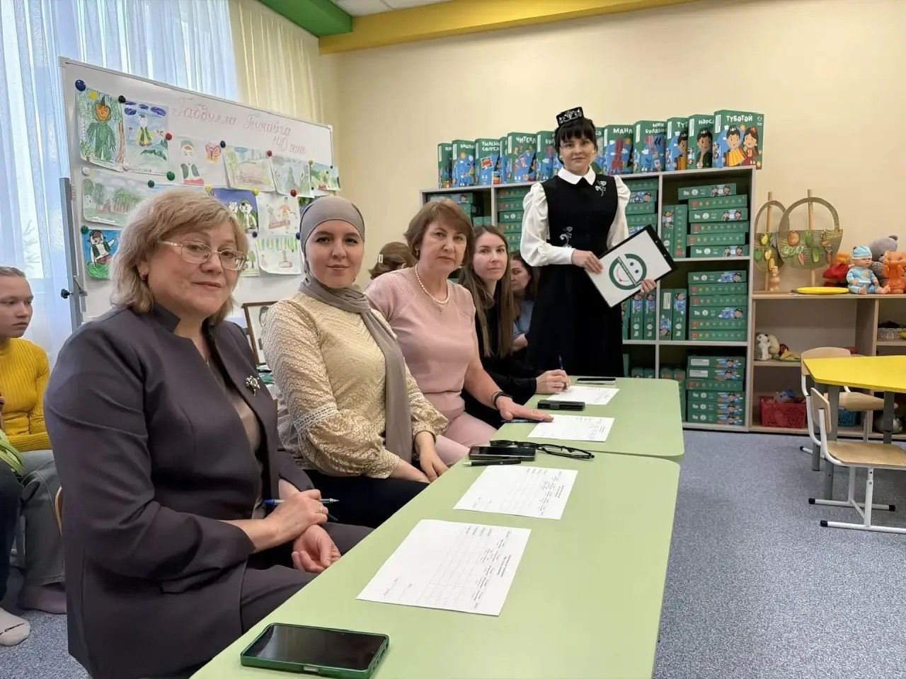 В детском саду «Маленький гений» Менделеевска проведён брейн-ринг «Мин татарча сөйләшәм»
