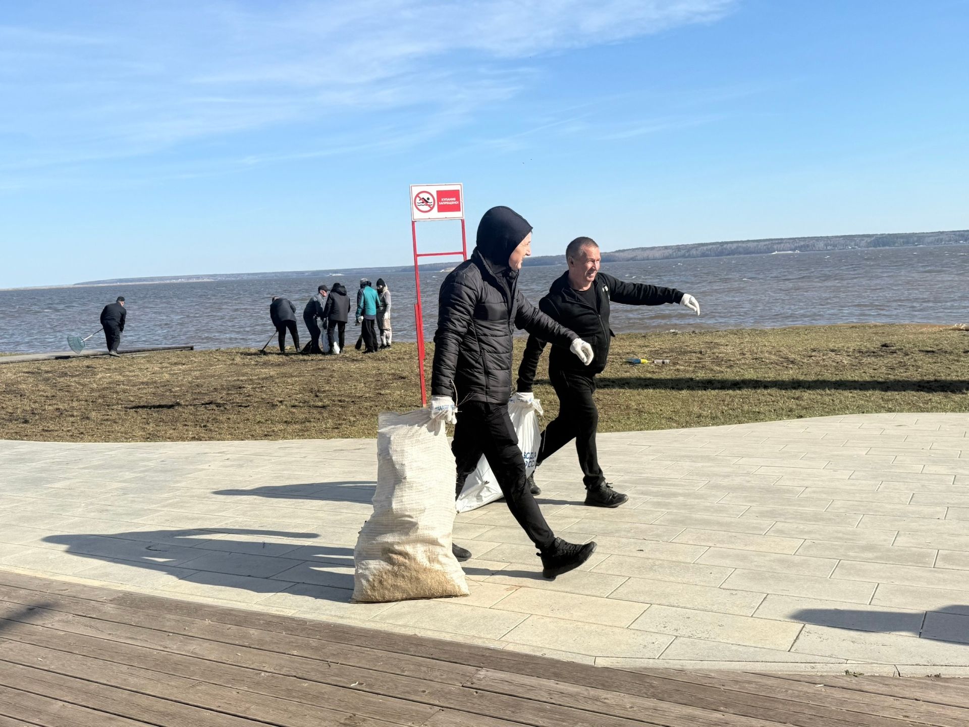 Активисты Менделеевска очистили берега рек в рамках акции «Вода России»
