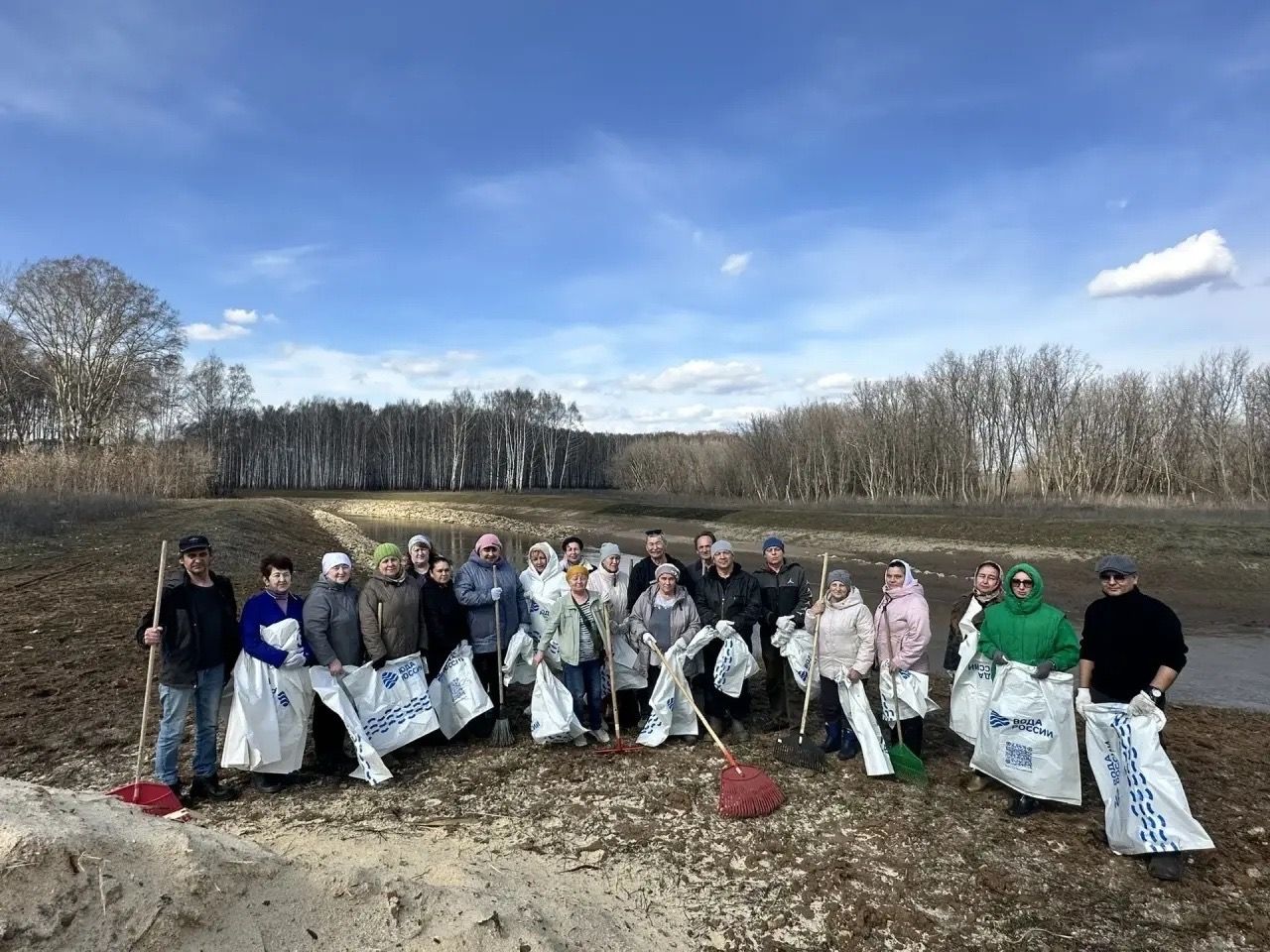 Активисты Менделеевска очистили берега рек в рамках акции «Вода России»