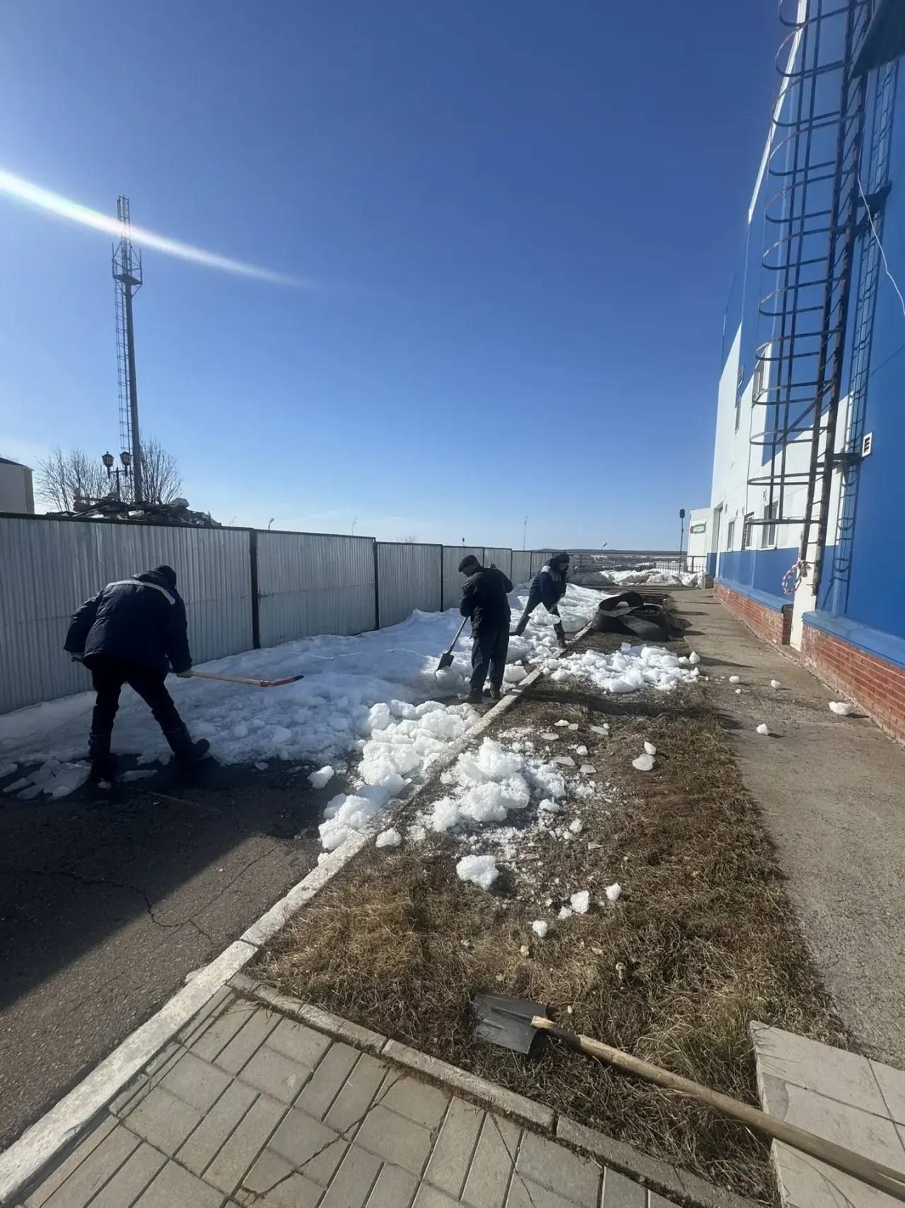 В Менделеевске стартовали первые субботники в рамках экологического двухмесячника