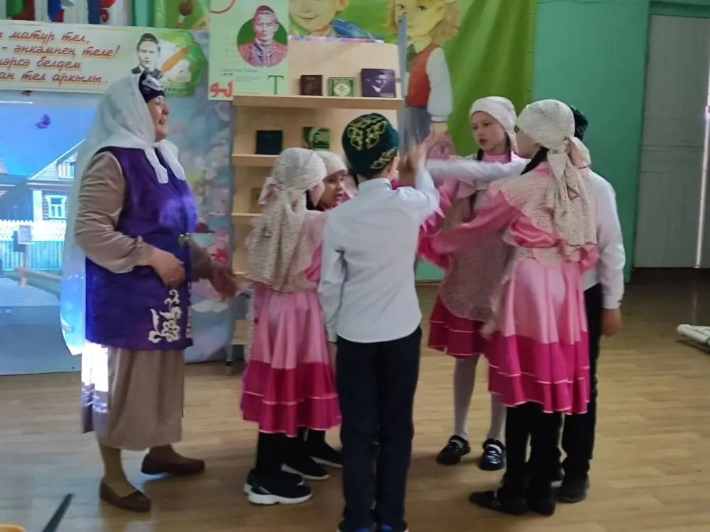 Бәзәкә мәктәбендә Габдулла Тукай иҗатына багышланган тантаналы чара уздырды