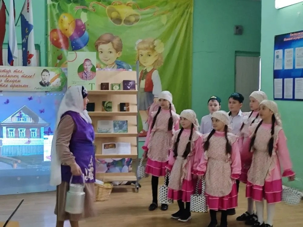 Бәзәкә мәктәбендә Габдулла Тукай иҗатына багышланган тантаналы чара уздырды