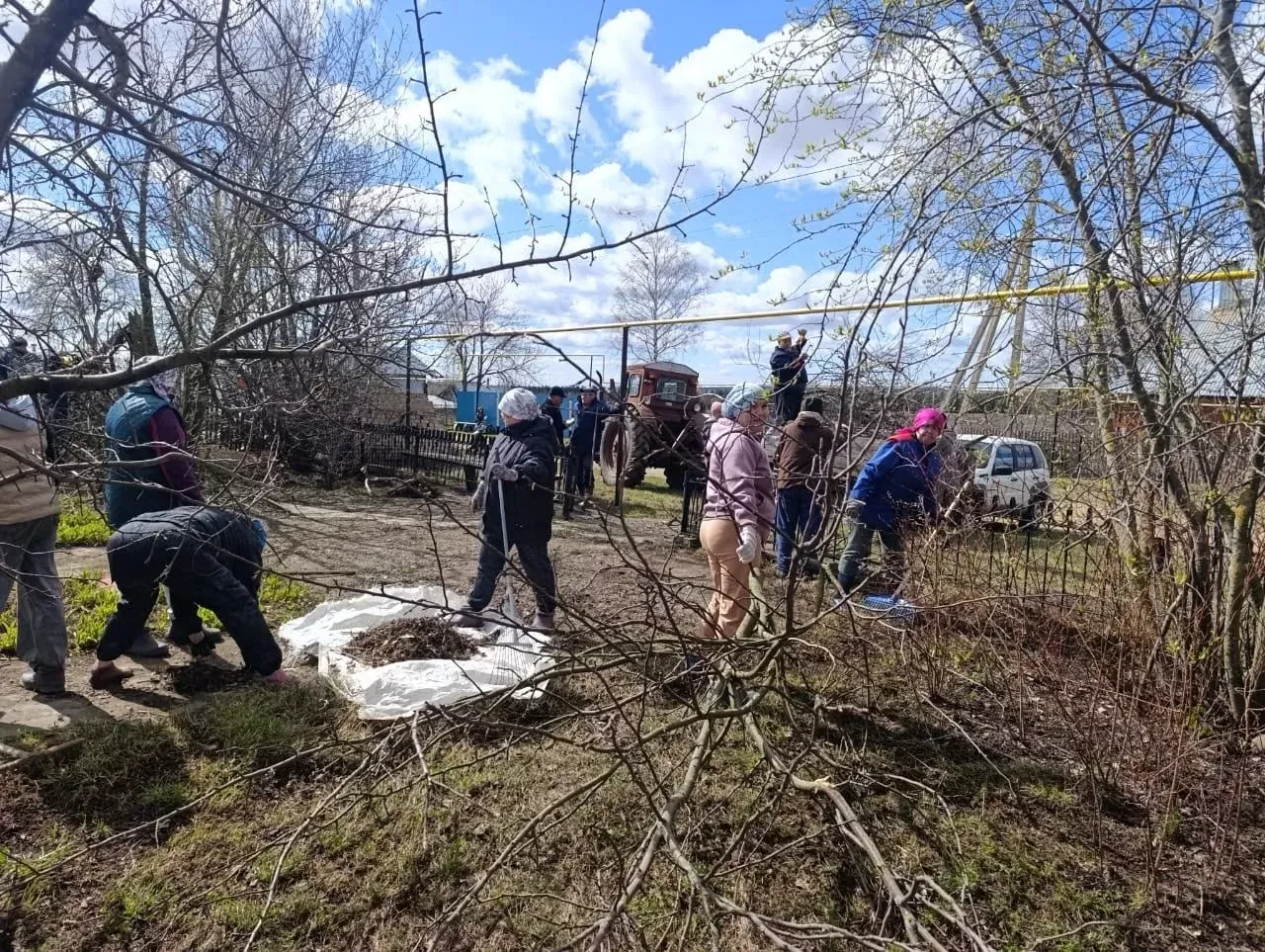 Жители деревни Актазики привели в порядок памятник воинам Великой Отечественной
