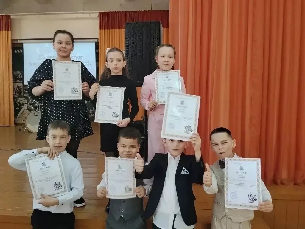 Воспитанники «Менделеевской долины» стали победителями и призёрами конкурса иностранных языков