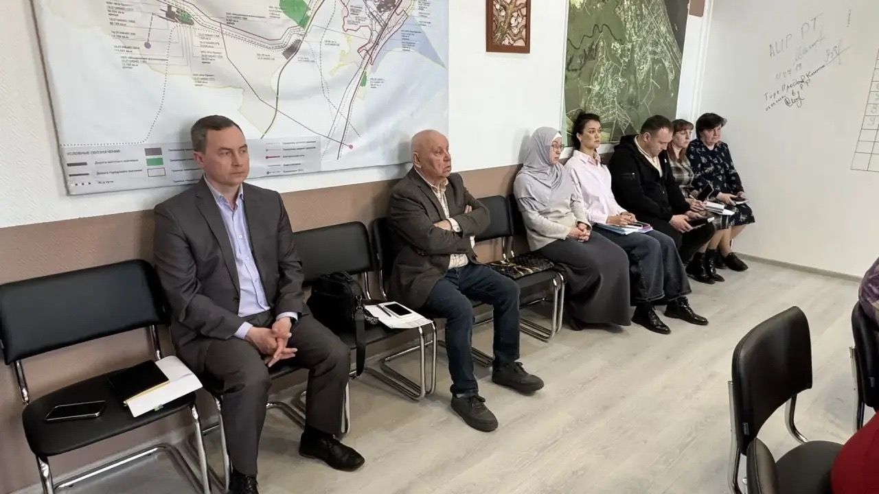 В администрации Менделеевского района обсудили новые подходы к поддержке ветеранов СВО