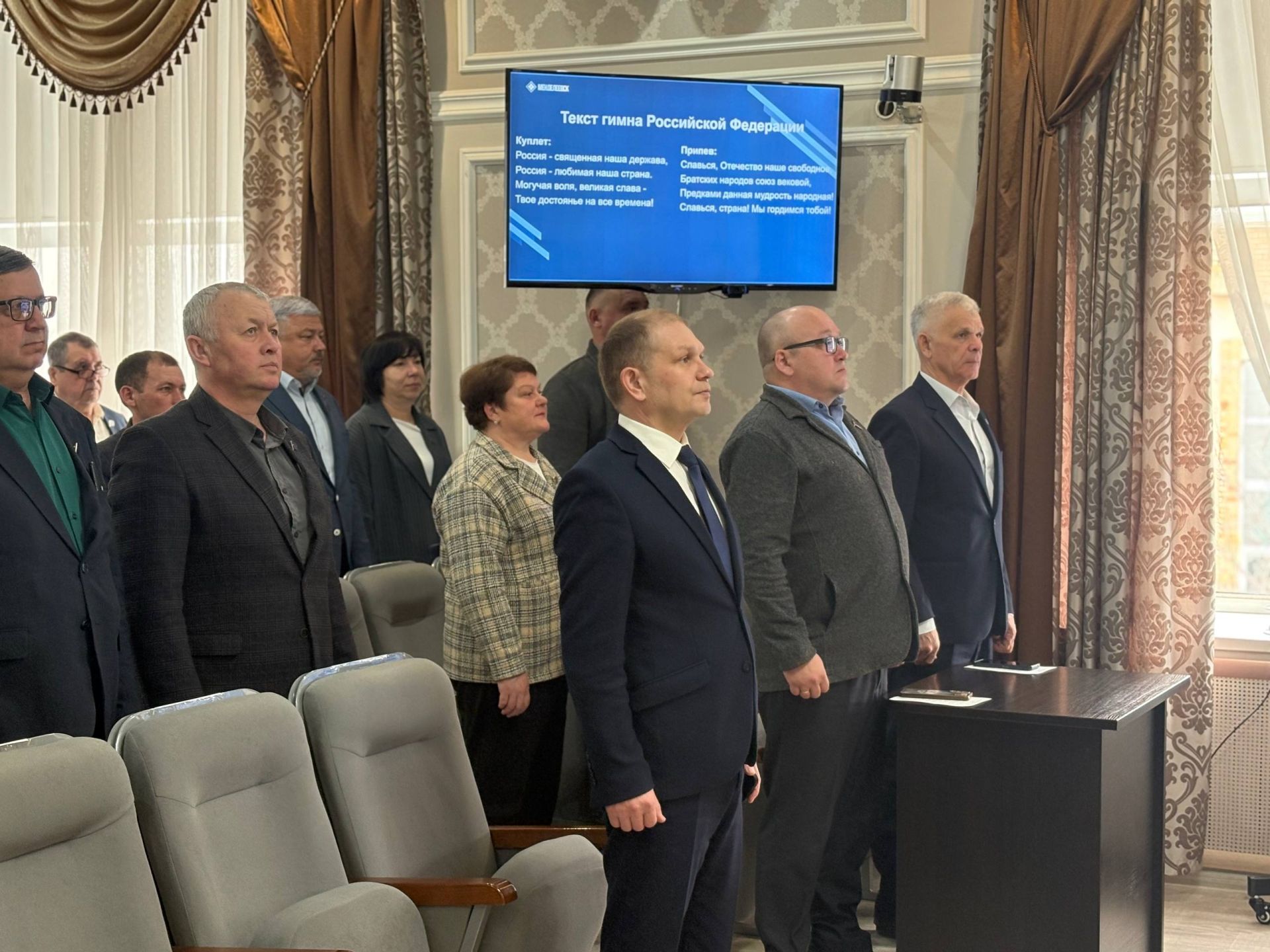 В администрации Менделеевского района прошли заседания районного и городского Советов