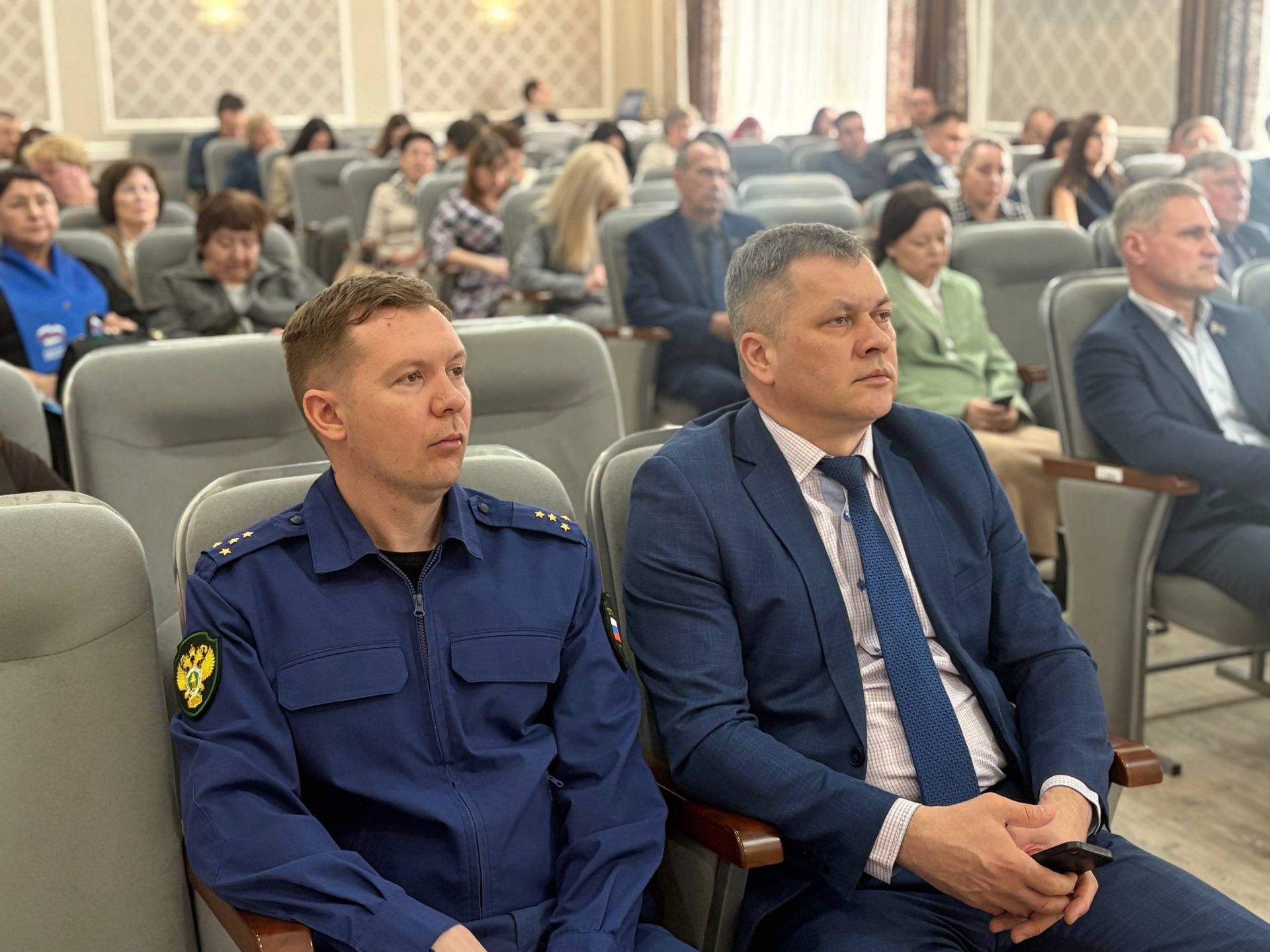 В администрации Менделеевского района прошли заседания районного и городского Советов
