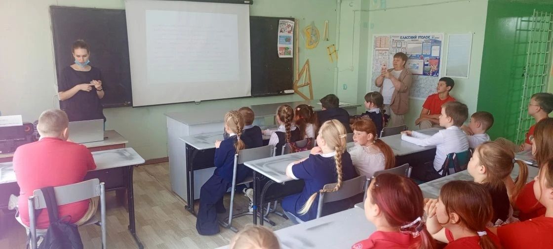 Фельдшеры Менделеевской ЦРБ в школах проводят лекции по профилактике летнего травматизма