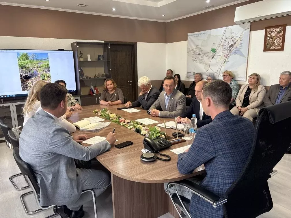 Помощь после пожара, ива и свет в гаражах: в Менделеевске рассмотрели обращения граждан