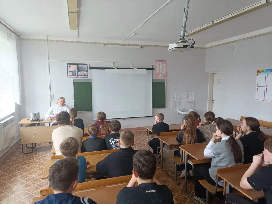В Енабердинской школе прошёл урок безопасности перед летом: советы фельдшера