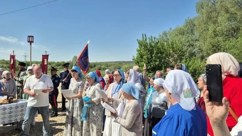 В селе Тихоново Менделеевского района освятили благоустроенный родник «Неупиваемая чаша»