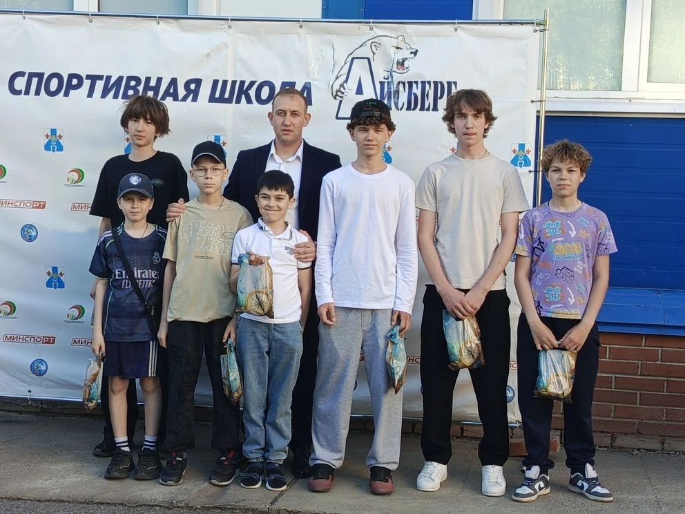 Хоккейная команда «Айсберг» из Менделеевска завершила сезон в десятке лучших школ Татарстана