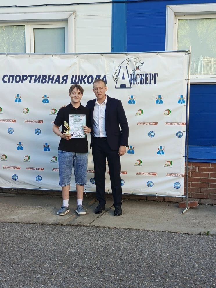 Хоккейная команда «Айсберг» из Менделеевска завершила сезон в десятке лучших школ Татарстана