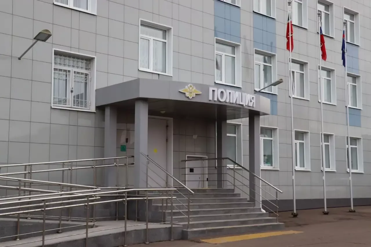 Жителям Менделеевска рассказали, почему выбирают службу в полиции