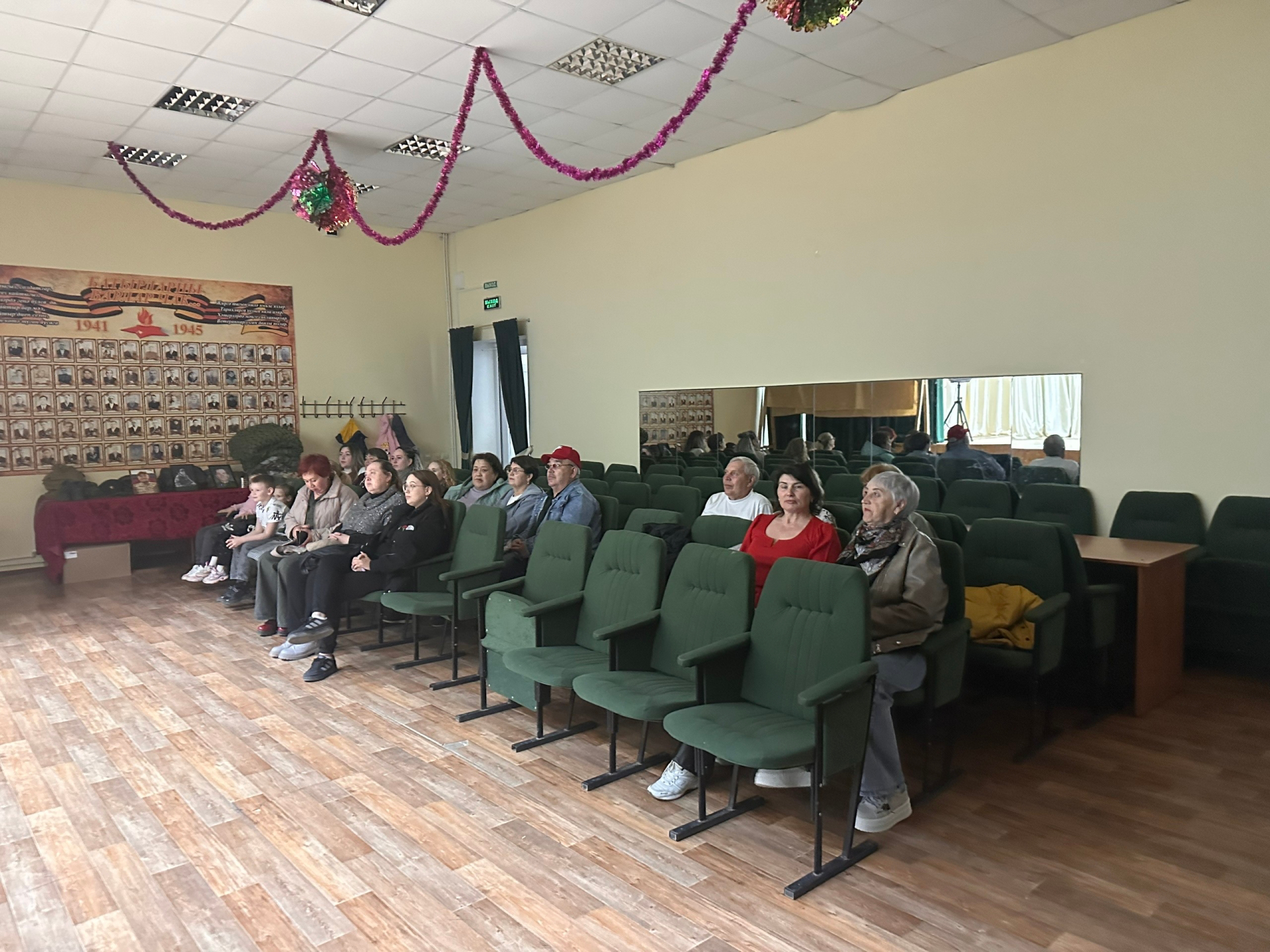 Трио «Возможно всё» Менделеевска выступило в Камаевском СДК