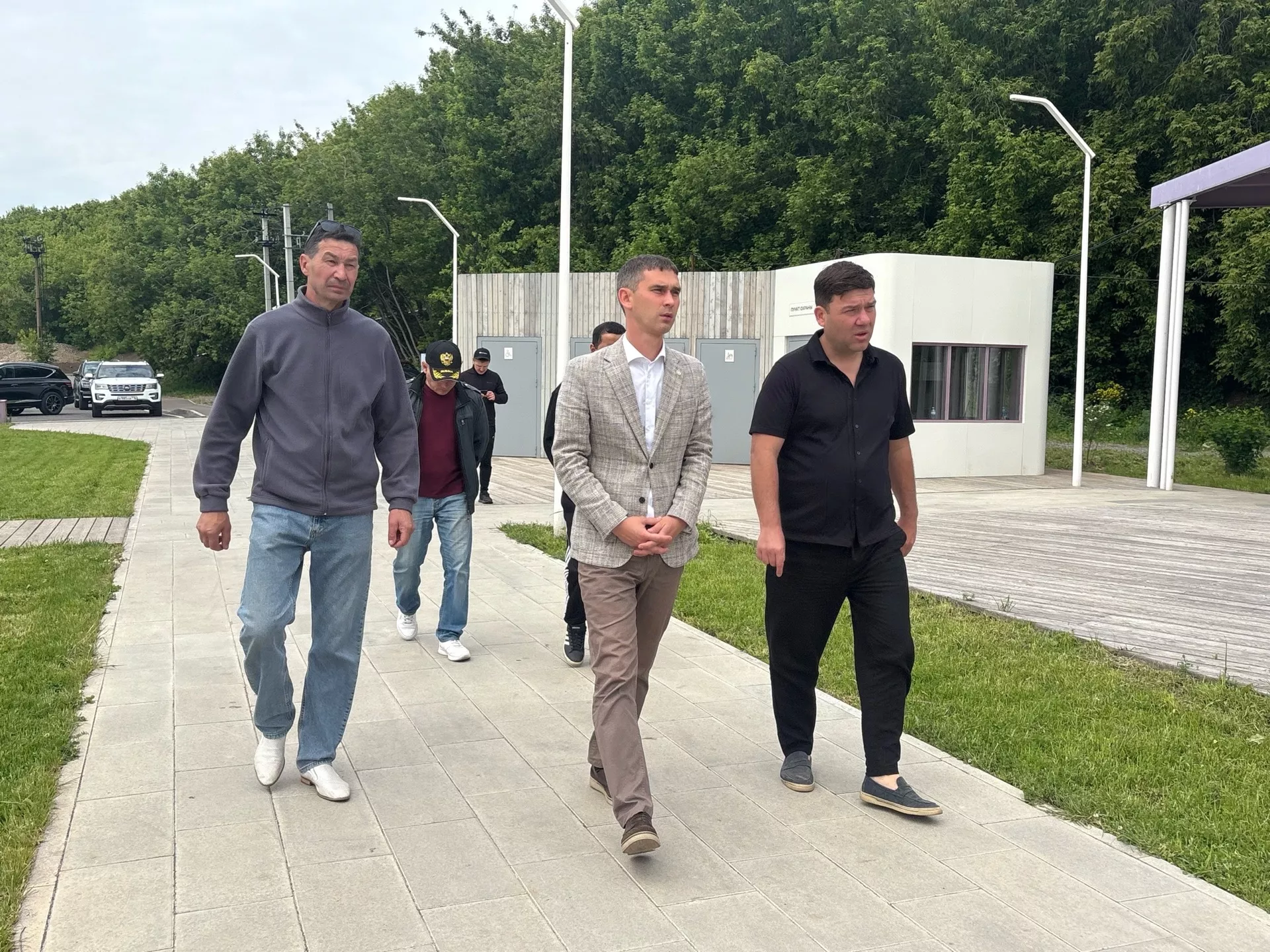 Глава Менделеевского района Роберт Искандаров осмотрел ход подготовки к открытию летнего сезона