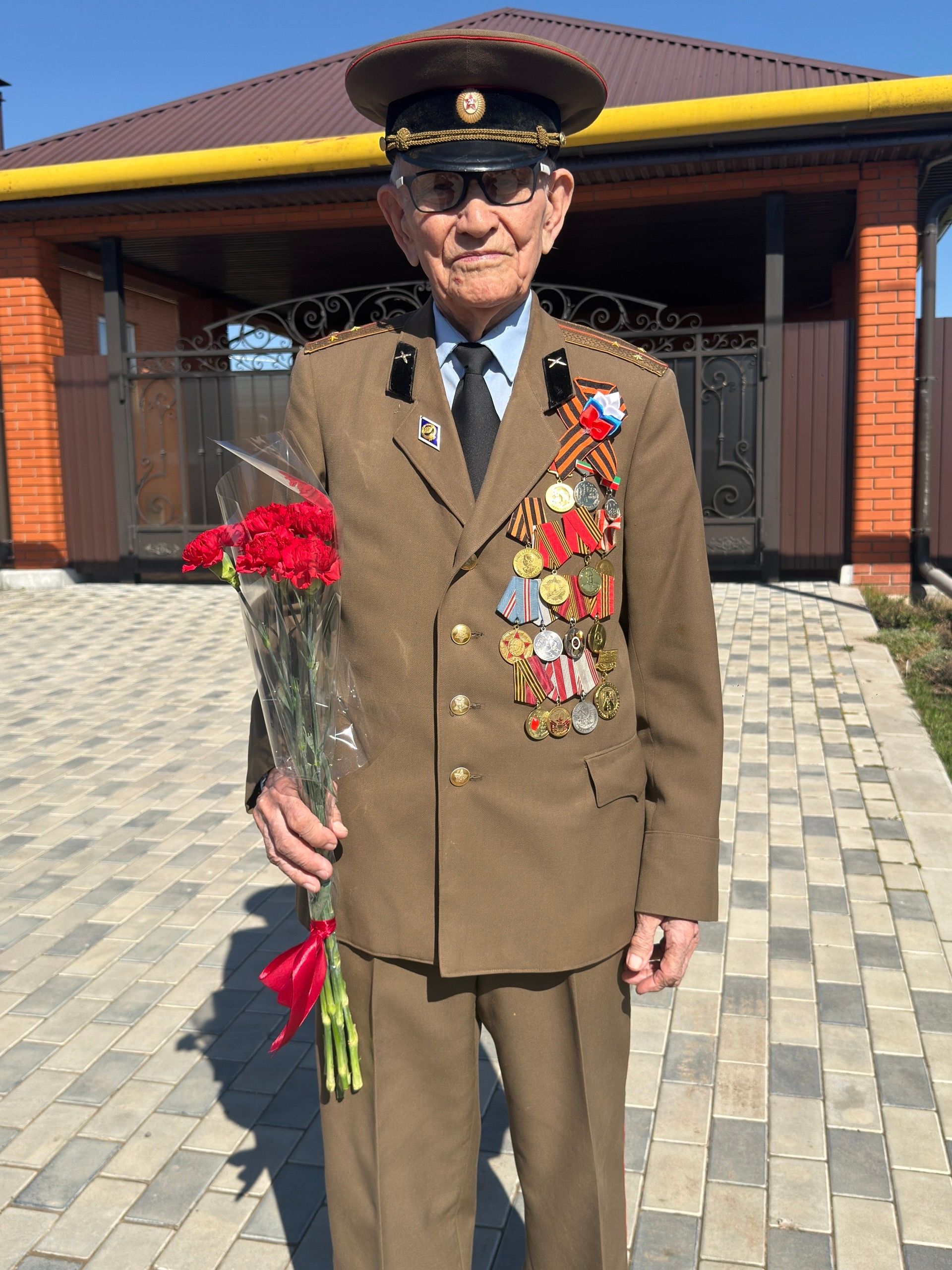 Ветеран ВОВ Зайнак Аглиев из Менделеевска принял поздравления с 99-летием