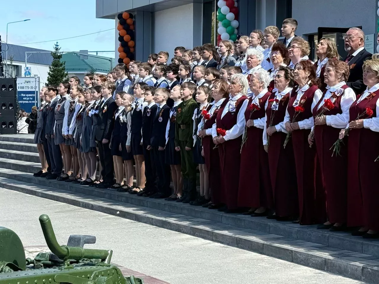 Колонна боевой техники и праздничный марш прошли в Менделеевске