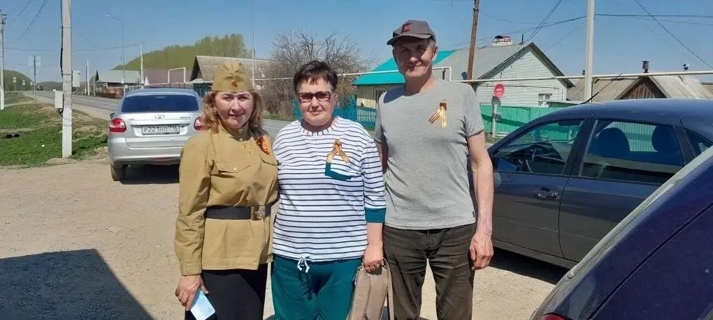Песәй хезмәткәрләре “Георгий тасмасы” акциясенә кушылды һәм герой гаиләләренә барды
