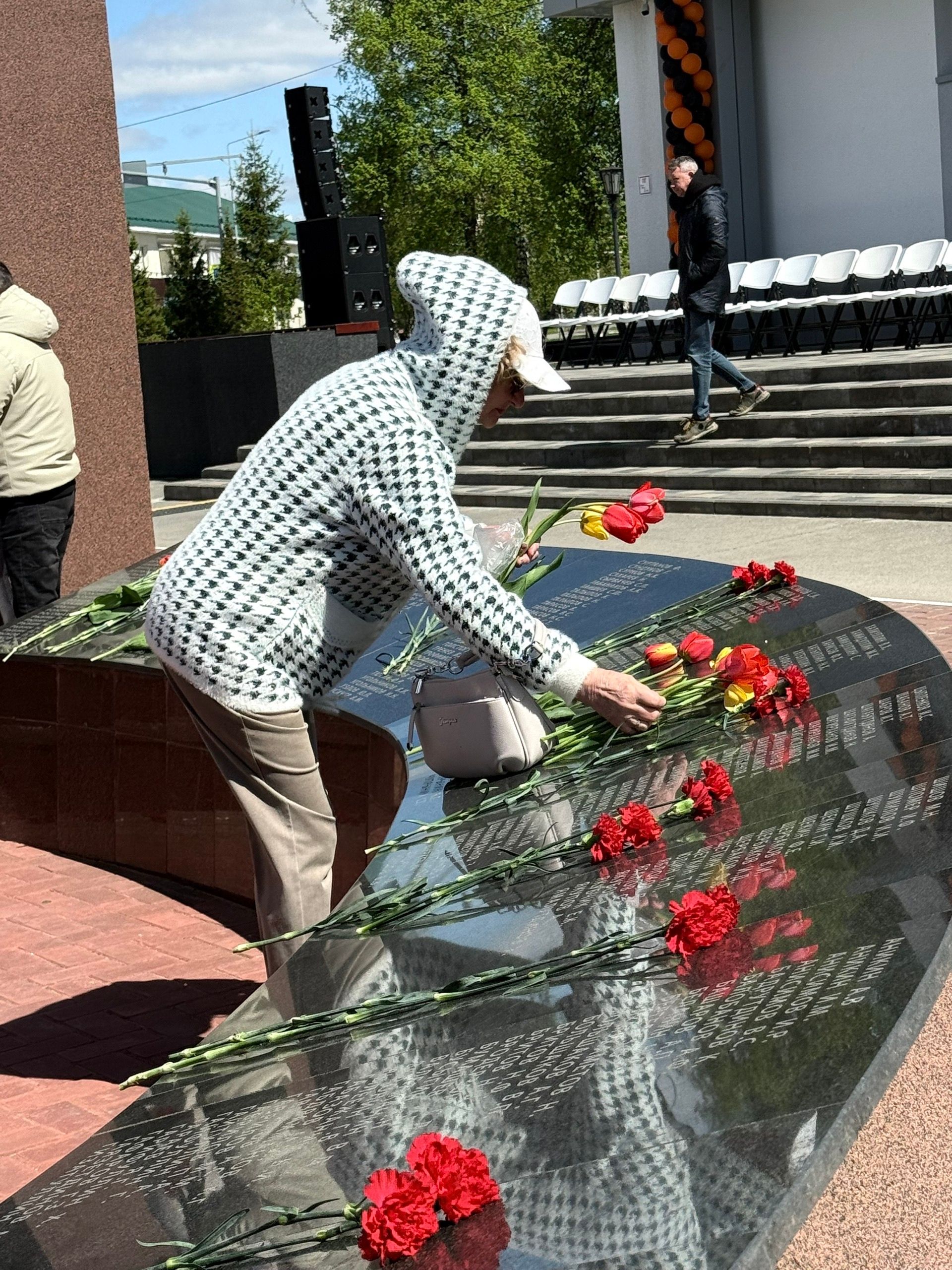 Колонна боевой техники и праздничный марш прошли в Менделеевске