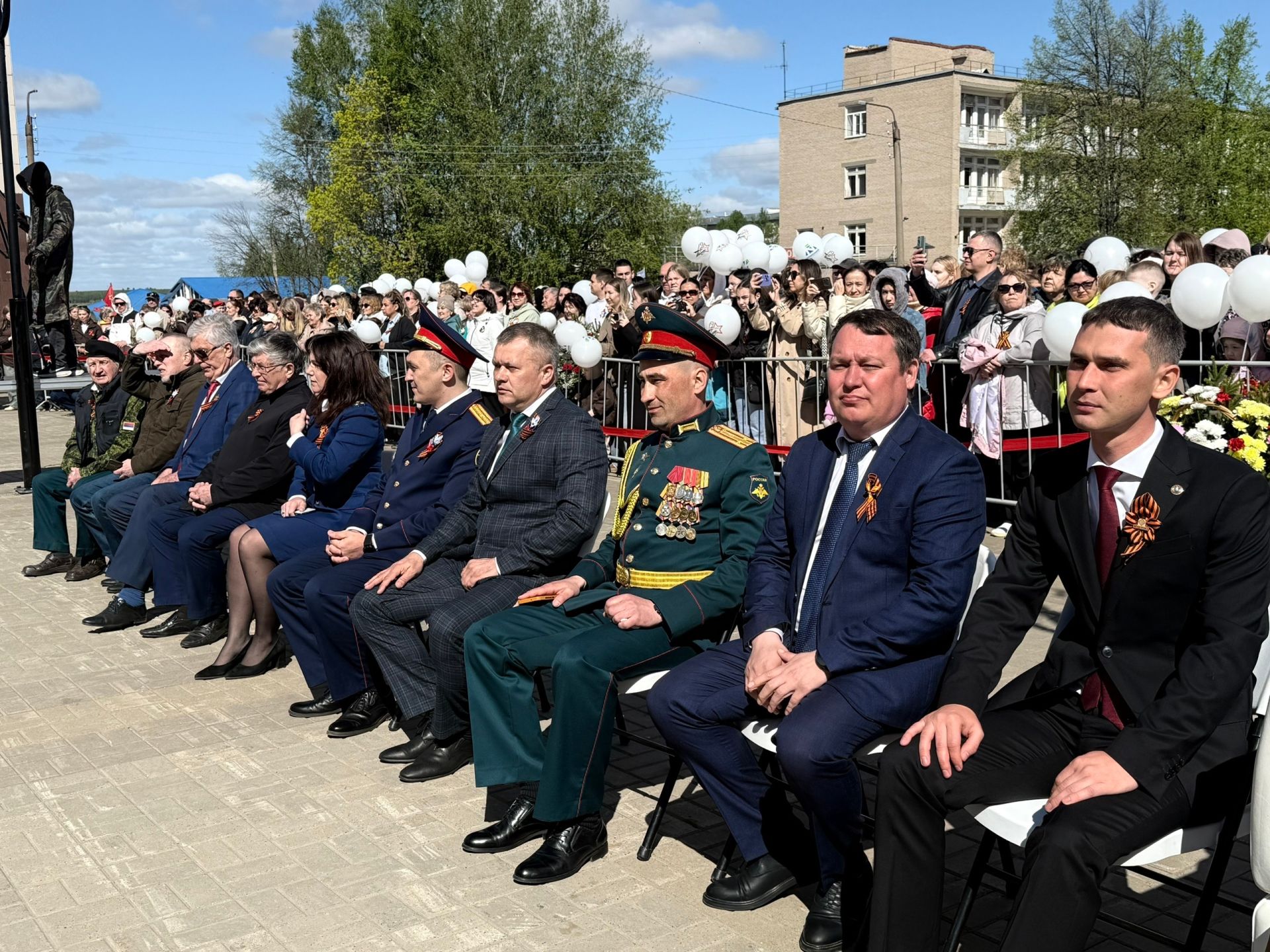 Трогательную вокально-хореографическую композицию представили на праздновании 81-й годовщины Победы в Менделеевске
