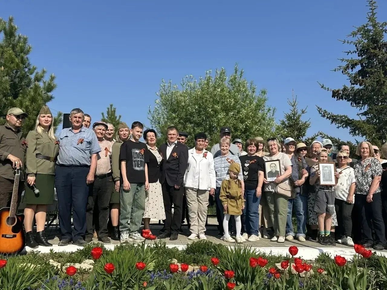 В посёлке Бондюга Менделеевского района прошел митинг памяти с песнями и стихами