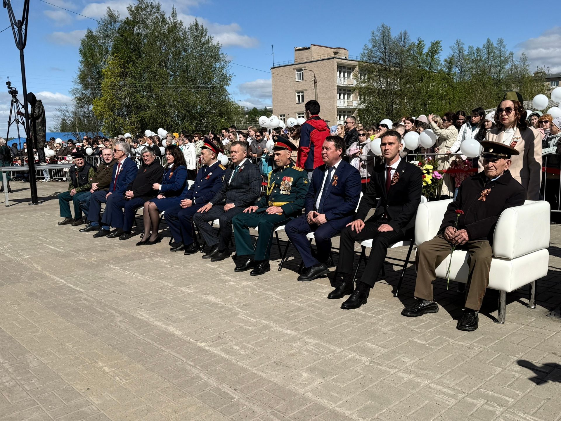 Трогательную вокально-хореографическую композицию представили на праздновании 81-й годовщины Победы в Менделеевске