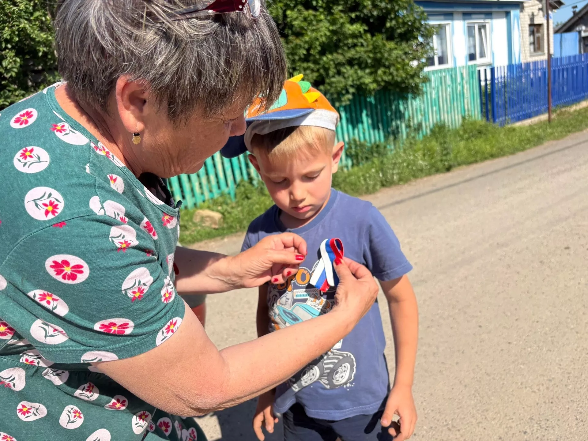 Одна страна, одно сердце: как Сетяковское поселение встретило День России