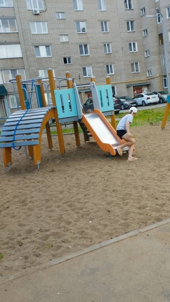 Җәйге ишегалды: Хезмәт урамы, 8 адресы буенча яңа уен мәйданчыгы ачылды