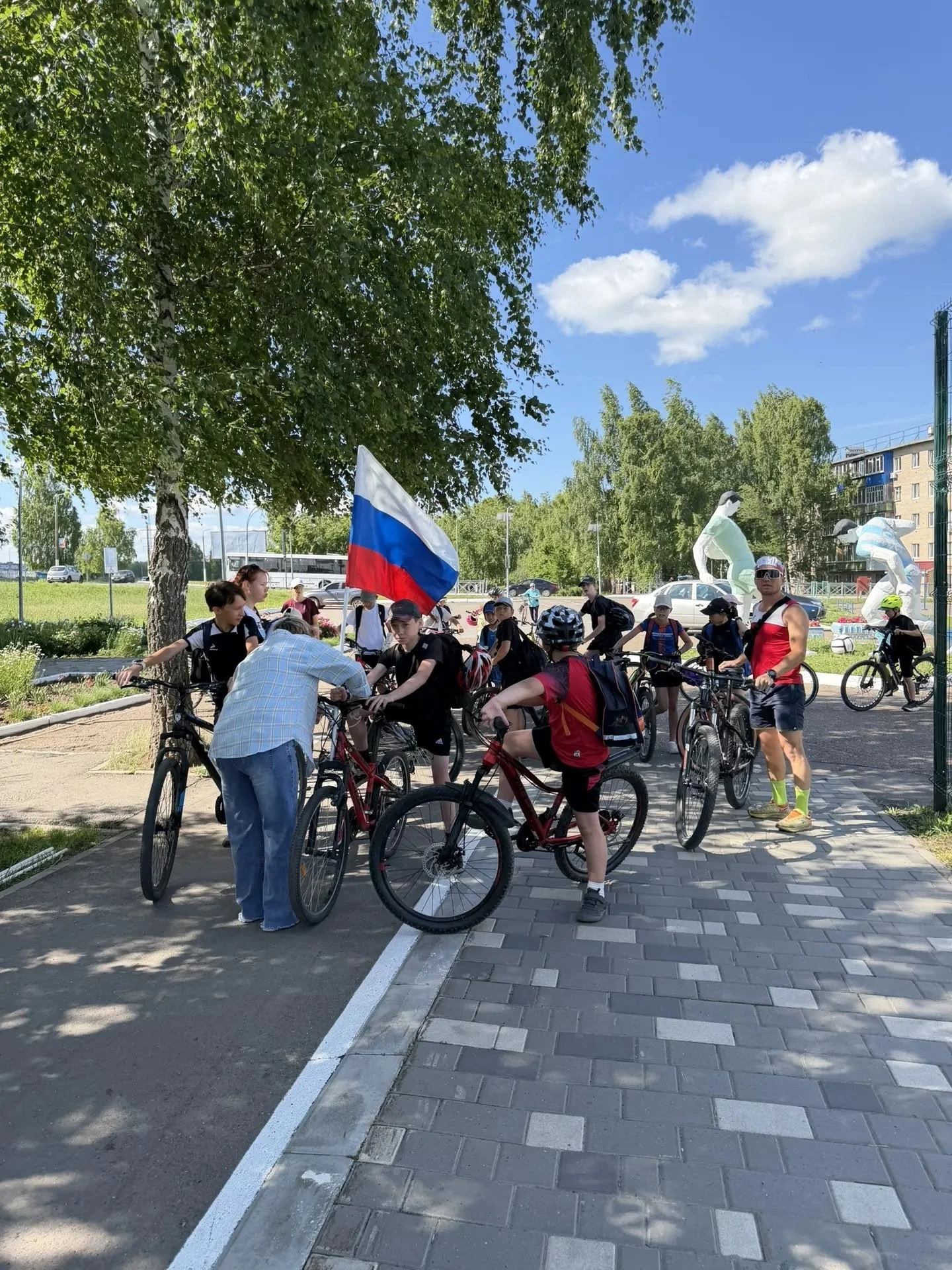 Менделеевцы участвовали в патриотическом велопробеге