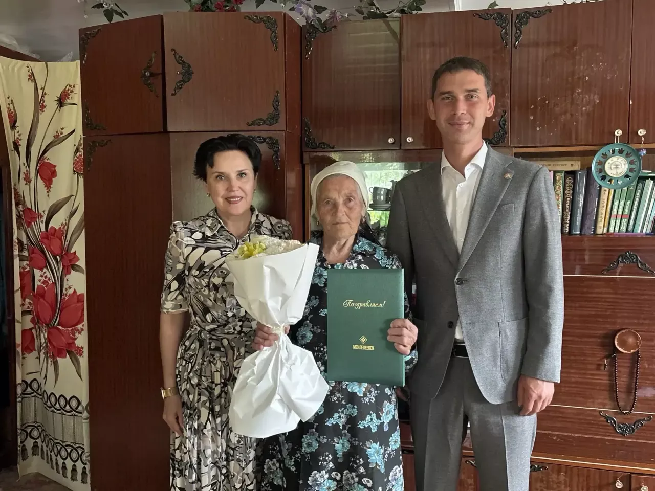 Жительнице Бизяков Анисе Аглиевой исполнилось 90 лет