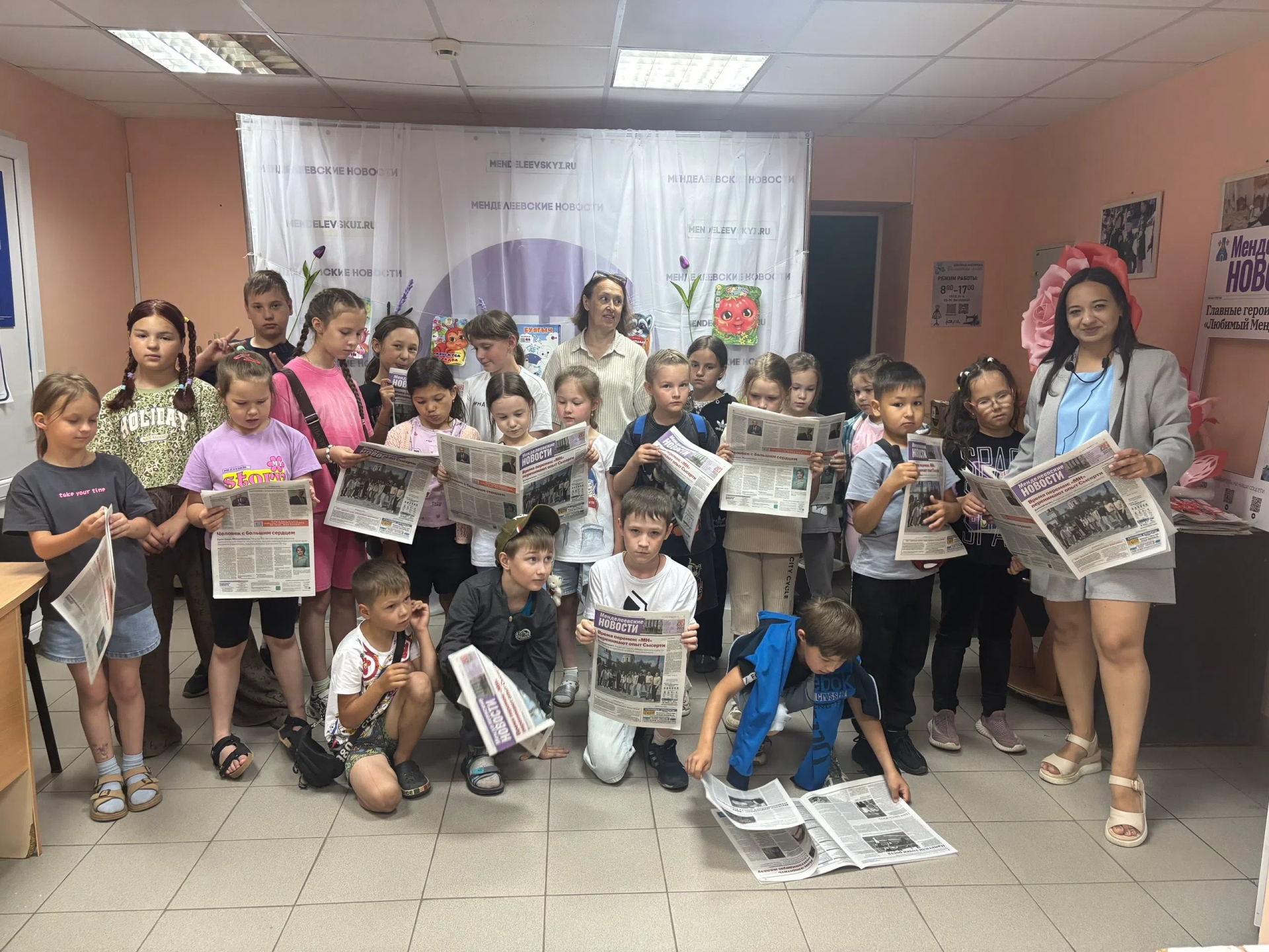 Ребята из лагеря «Солнышко» покорили редакцию «Менделеевских новостей»: марафон творчества и драйва