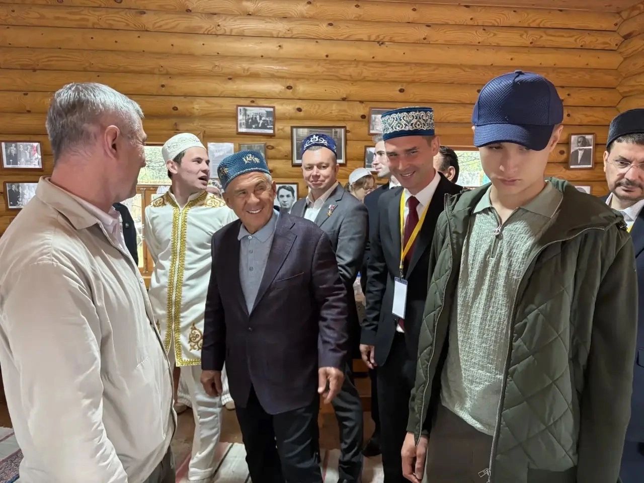 Раис Татарстана посетил подворье Менделеевского района на республиканском Сабантуе